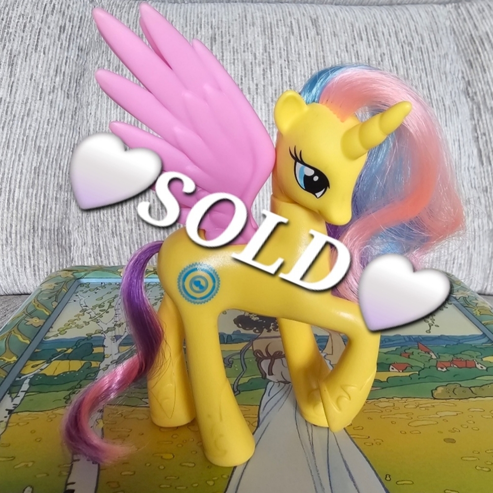 ♡ My Little Pony G4 Princess Gold Lily MLP Toy ♡ - Picture 1 of 12